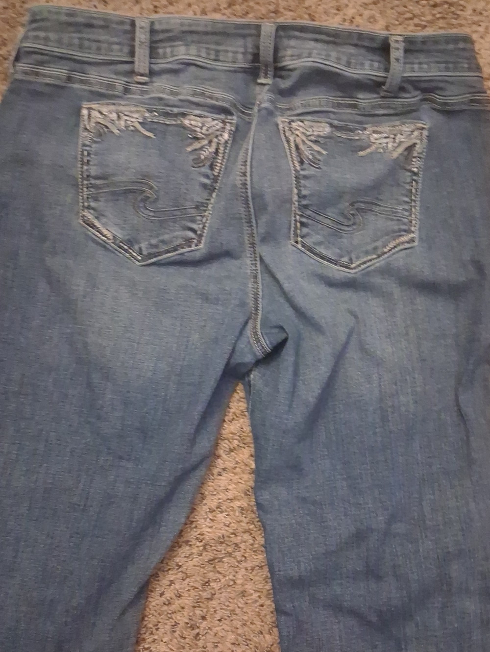 Silver Jeans Women's Elyse Medium Blue Boot Cut with Embroidered Pockets